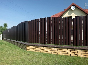 Забор из металлического штакетника им. Свердлова
